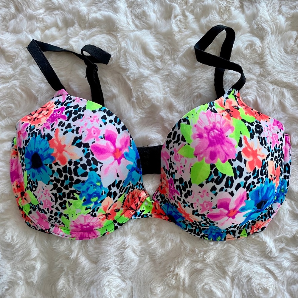 PINK Victoria’s Secret Wear Everywhere Demi